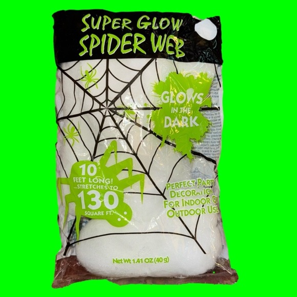 NWT super Glow Halloween Spiderš·ļø Web indoor/outdoor use stretches to 130 Sq Ft - Picture 1 of 4